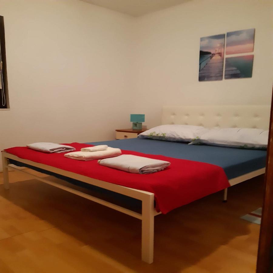 Apartments Lola Biograd Na Moru Exterior photo