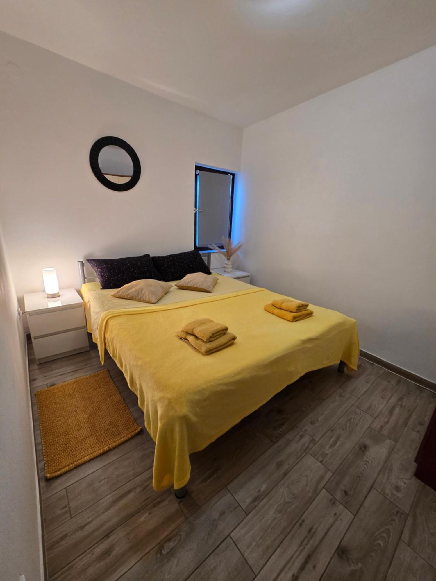 Apartments Lola Biograd Na Moru Exterior photo